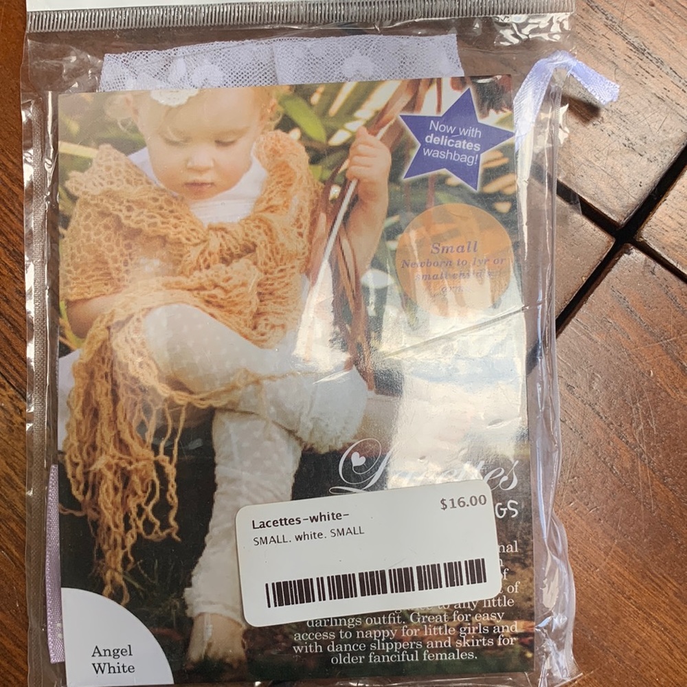 Lacettes  Angel white size small